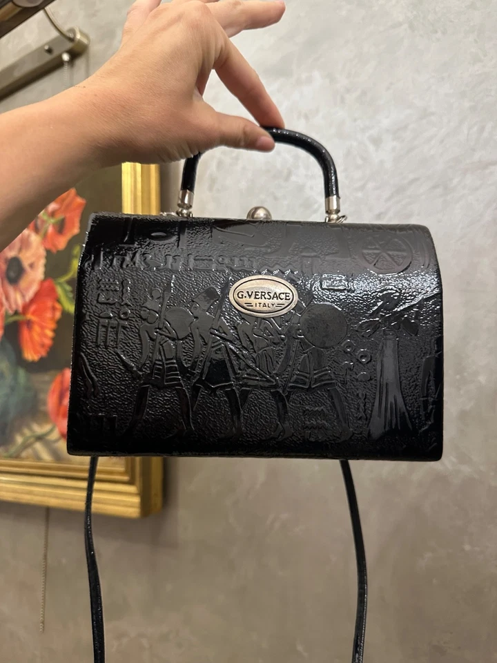 Bolsa Versace Vintage - Uma Joia Rara dos Anos 70-80 - Imagem 2 de 4