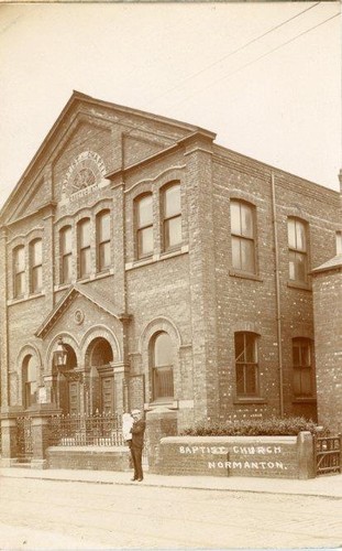 REAL PHOTO POSTCARD OF BAPTIST CHURCH, NORMANTON (NEAR WAKEFIELD) WEST YORKSHIRE - Picture 1 of 2