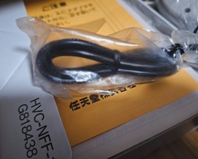 Nintendo Famicom AV HVC-101 Console *BEAUTIFUL BOX - MINT - 1 ControlIer NEW*