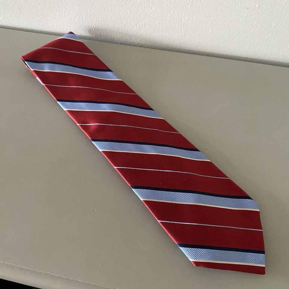 Corbata Tiffany Co para hombre Repp seda hecha en Italia roja Tiffany azul rayas 57" Foto 3 de 4