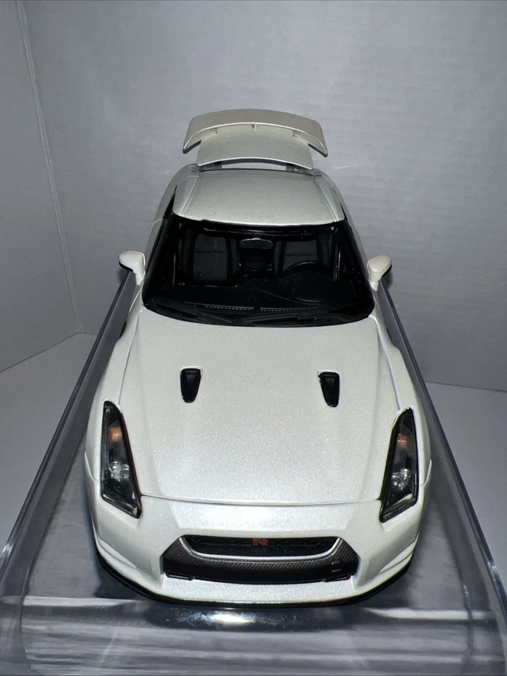 Nissan GT-R R35 Diecast Coche Pantalla Blanca 1:32 Foto 2 de 4