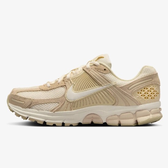 Женские кроссовки Nike Zoom Vomero 5 цвета слоновой кости/светло-хаки (HQ0458-200) доставлены в кратчайшие сроки