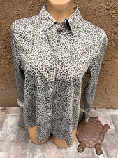 Chico's No-Iron All-Seasons Classic Shirt  Gray Animal Print - Women's Sz 00 S