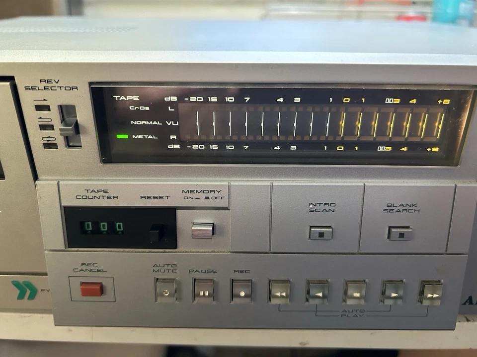 AKAI GX-F44R Stereo Cassette Deck Untested Parts As Is - Image 3 of 4