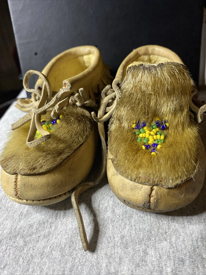Baby Moccasins Tan Leather Fringe Stitch Toddler Size 3 Fleece Inside Beaded - Image 2 of 4