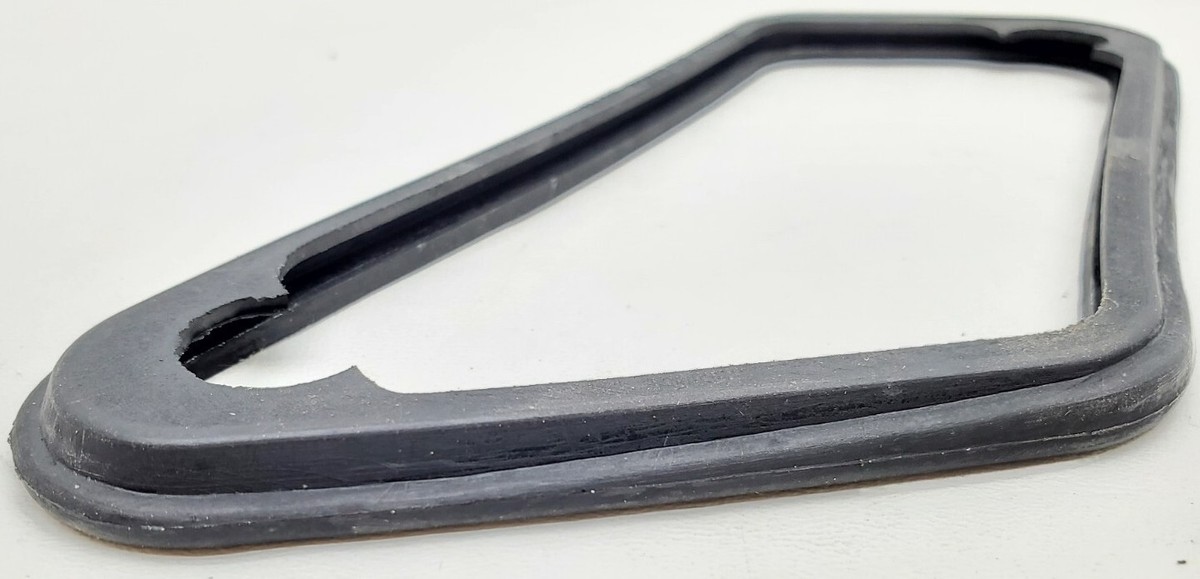 たえ Kawasaki NOS NEW 11009-1340 Front Left Signal Light Gasket ZN