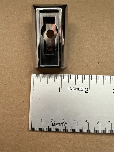 NOS GM 1676437 Puerta Escudo Cromo Envío Gratis - Imagen 19 de 24