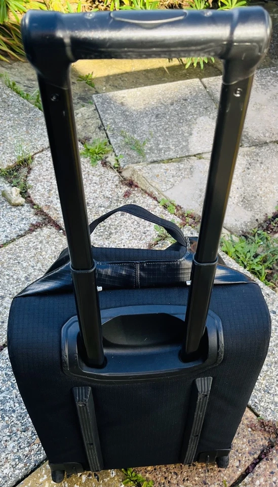 Patagonia Black Hole Wheeled Duffle luggage Carry On (Black) - clear out - Image 4 of 4