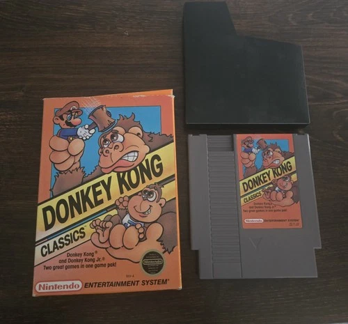 VINTAGE ORIGINAL NINTENDO DONKEY KNONG CLASSICS CARTRIDGE,  BOX AND DUST JACKET