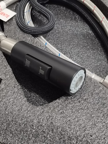 Küchen Spültischarmatur mit herunterziehbarer Brause schwarz Wasserhahn modernes Küchenzubehör - Bild 2 von 12