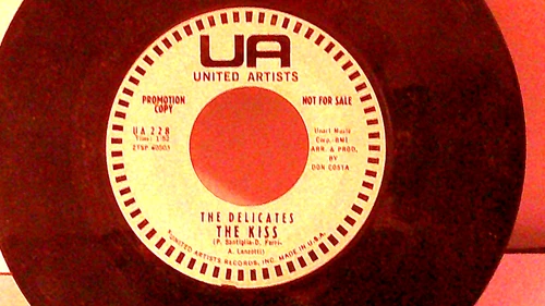The Delicates,UA 228,'The Kiss"US,7"45,1965 PROMO Girl Group sound classic,Mint