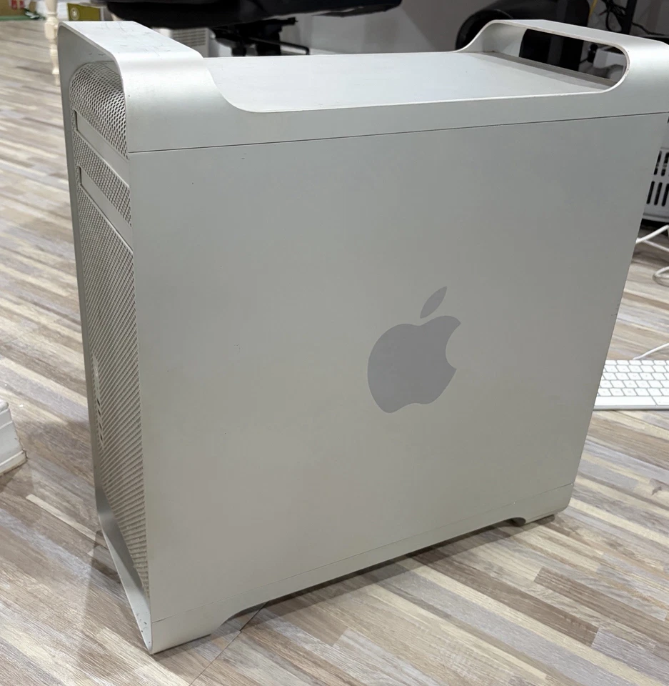 Apple A1186 Mac Pro (Early 2008) 2X Xeon E5462 2.8GHz 8 Core 12GB 256GB/500GB - Image 2 of 4