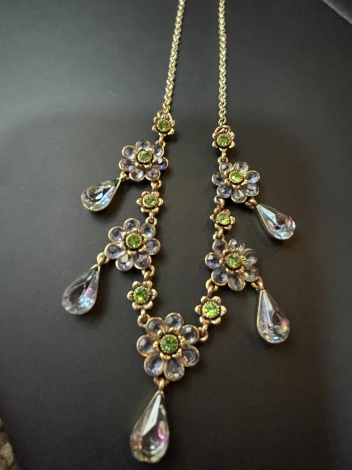 BETSEY JOHNSON Deslumbrante Colar Babador Declaração Flores de Cristal Multicoloridas - Imagem 4 de 4