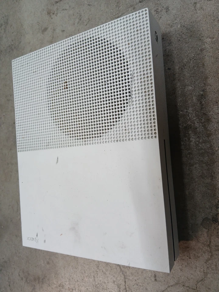 Microsoft Xbox One S, foto 3 di 5