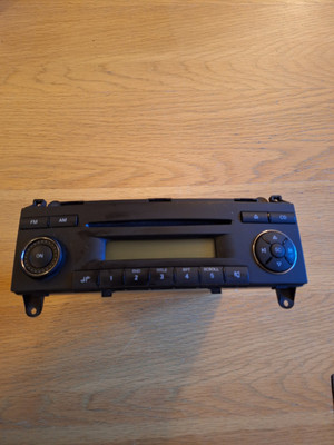 MERCEDES SPRINTER SECOND GENERATION 2006-2018 AUDIO SYSTEM RADIO/CD UNIT HA 1111