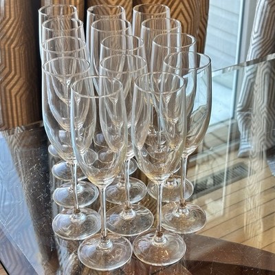 Clear Champagne Glasses Set of 14 Excellent Condition 9  Tall