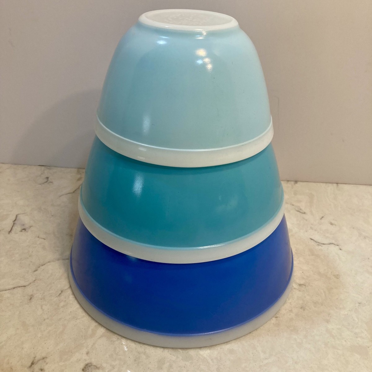 VTG Pyrex Americana Blue Set 3 Nesting Mixing Bowls White Rim Band