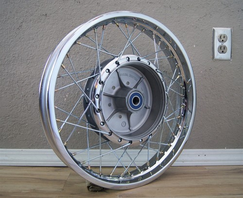 1972-1976 kawasaki z1 h2 kz Rear Wheel 2.15x18 Restored rim hub axle 40 spoke 5J - Picture 2 of 12
