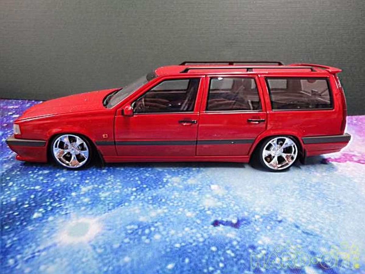 オートアート　VOLVO 850R ESTATE  1/18 Auto Art 1/18 Volvo 850R Estate Modified Suspension Box
