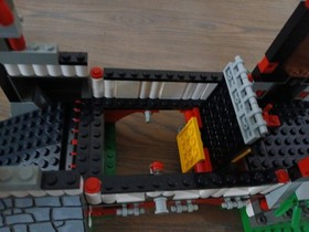 LEGO Castle: Stone Tower Bridge (6089) 100% Complete w Minifigures & Instruction