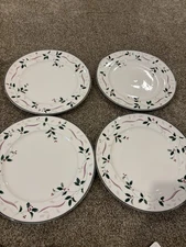 Mikasa Holiday Splendor By Christopher Stuart 4 Dinner Plates 10 5/8" EUC