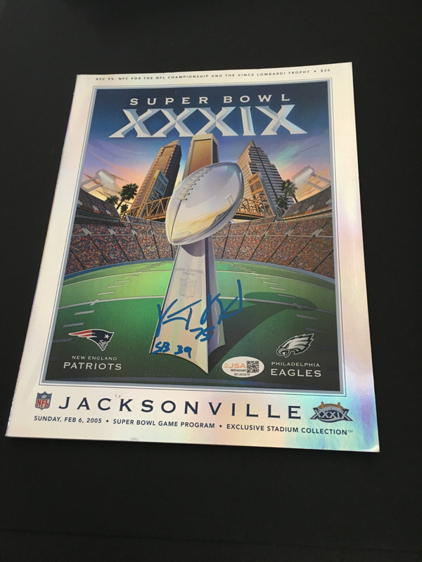VINCE WILFORK AUTOGRAPHED SUPER BOWL XXXIX PROGRAM W/INSCR. JSA
