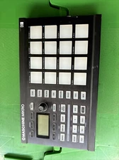 Native Instruments Maschine Mikro MK2 Drum Machine Controller