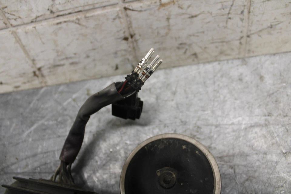 Regulador de tensão retificador Suzuki GSXR600 2007 32800-21H00 BB540 - Imagem 3 de 4