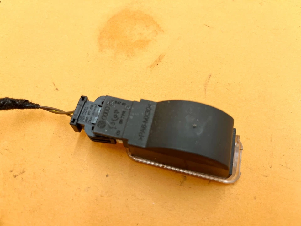 09-17 AUDI Q5 8R PUERTA DELANTERA TRASERA IZQUIERDA DERECHA ADVERTENCIA LUZ CORTESÍA LÁMPARA OEM Foto 3 de 4