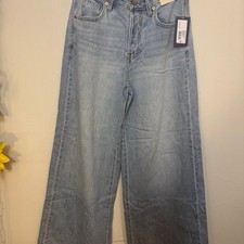 Universal Thread Women's Mid-Rise Super Wide Leg Jeans in Light Wash 6S