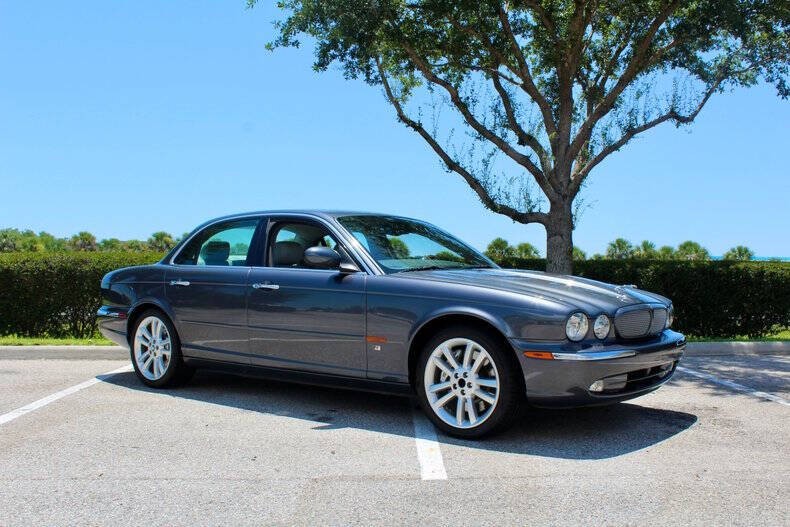 2004 Jaguar XJR Base 4dr Supercharged Sedan