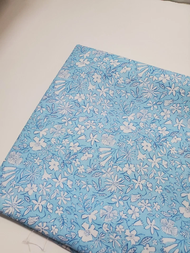 Telas Liberty Acolchas Azules Algodón Floral Coser Artesanía NUEVO CUARTO GRUESO  Foto 2 de 2