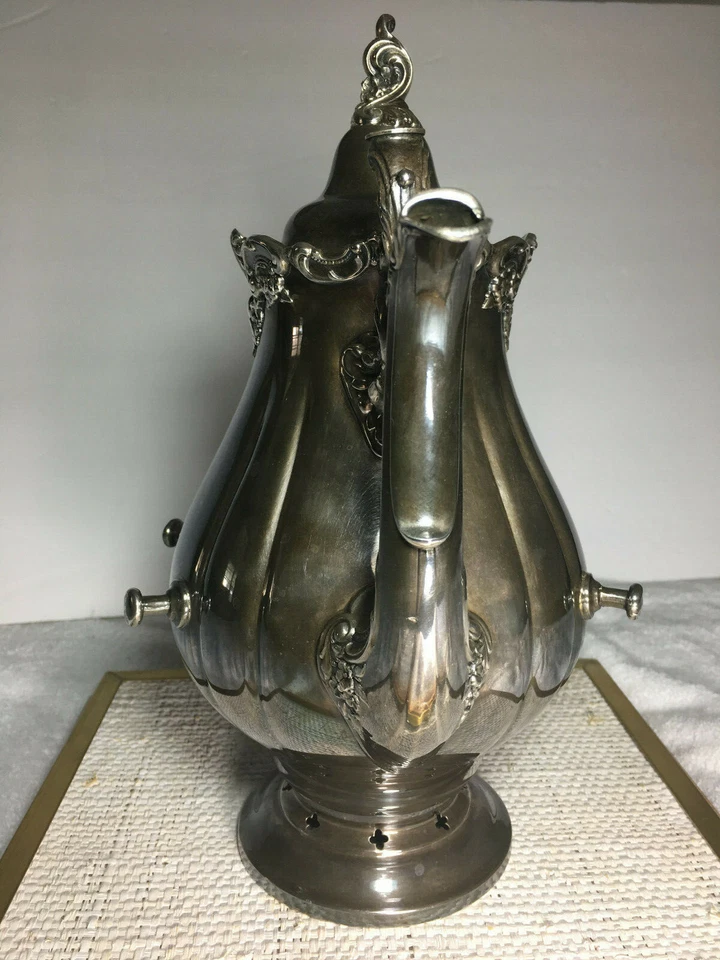 Tetera de café y té rococó con plato de plata barroca Wallace de mediados de siglo #299 Foto 3 de 4
