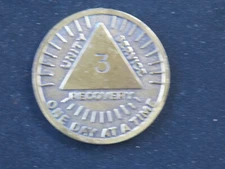 Alcoholics Anonymous 3 Years Sunshine Medallion Token  One Day At A Time