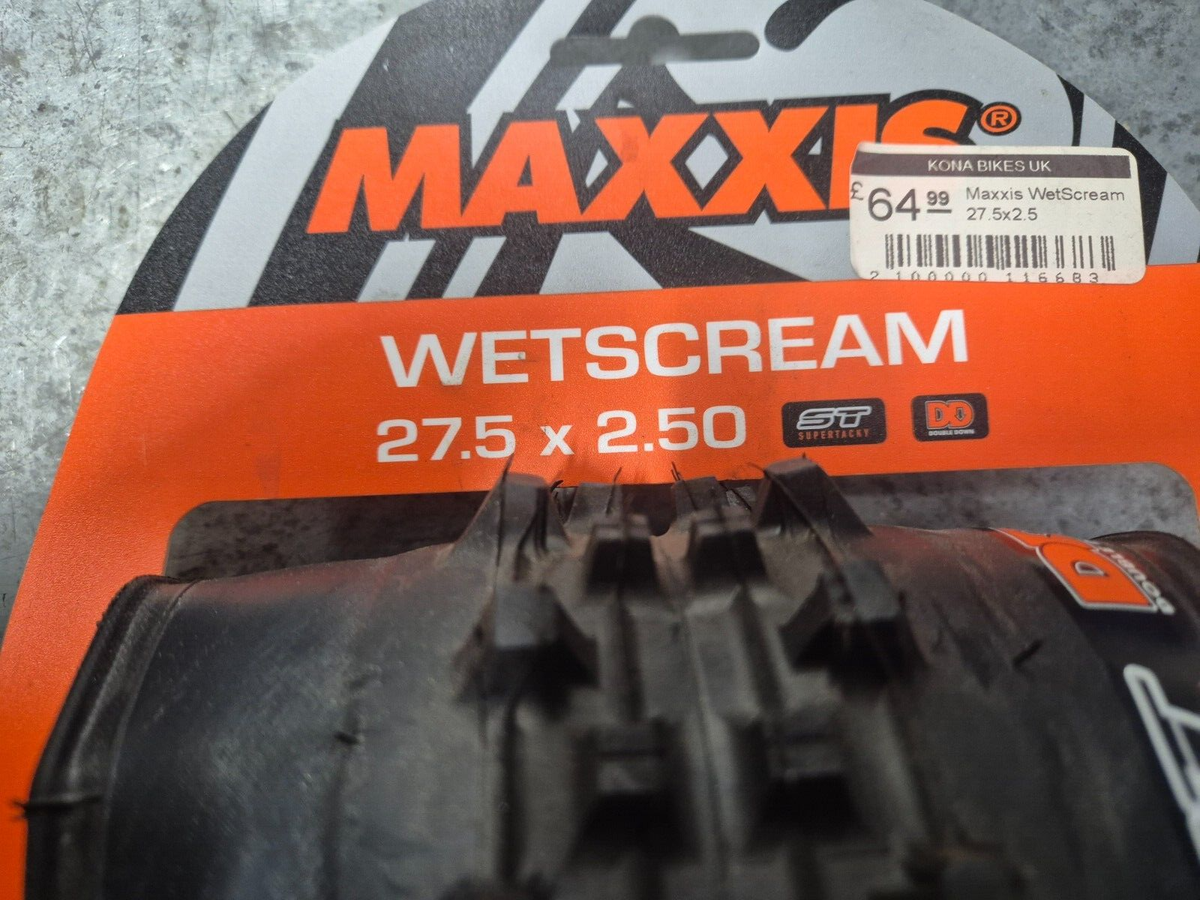 Maxxis Wetscream Tubeless Tyre RRP UK
