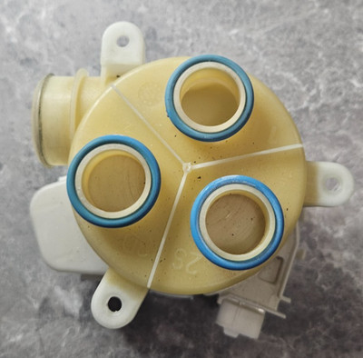 C00525113 Wechselventil-Set Geschirrspüler Hotpoint Ariston Whirlpool 48901003