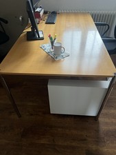 USM Haller Schreibtisch gebraucht (ohne abgebildetes Zubehör)