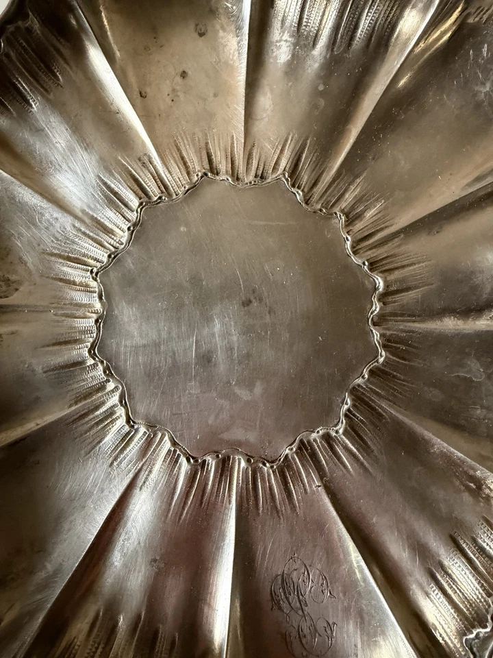 Coupe ancienne en argent massif Poinçon Minerve  Orfèvre Henri Soufflot ? 390 G. - Photo 2/4