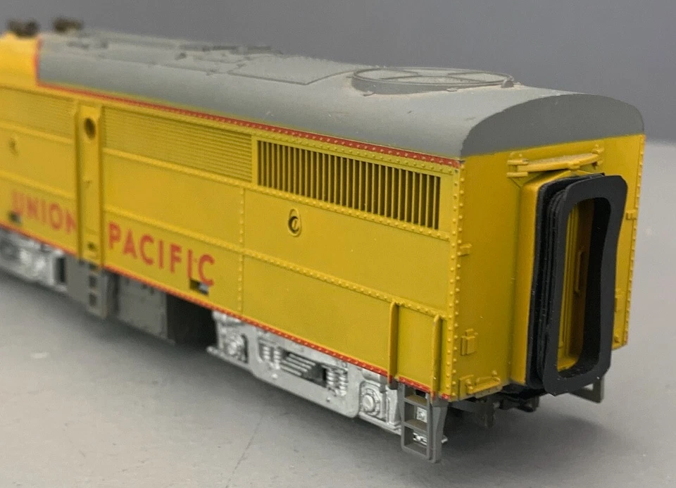 HO Model Power 824 FA 2 Union Pacific #1476A Powered HO5015 - Image 4 of 4