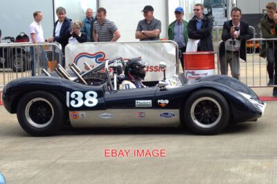 FOTO ADAM SIMMONDS IN SEINEM BMC-HUFFAKER-GENIE WARTET AUF DAS ÜBEN FÜR DEN CANAM