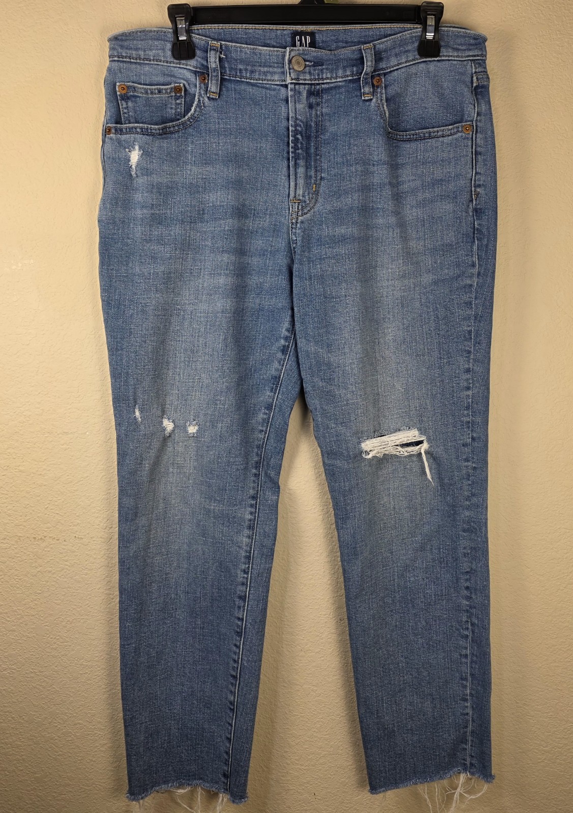 GAP Denim Girlfriend Jeans Women's Ladies Size (Tag 8/29) Med. Blue Distressed