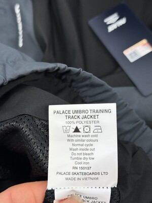 Palace X Umbro - Logo Print / Patch Windbreaker Zip Up Palace X Umbro - Logo Print / Patch Windbreaker Zip Up