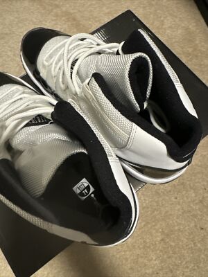 Jordan Air Jordan 11 ホワイト/ブラック Amazon.com | NIKE Jordan 11 Gratitude Grade School Size 6Y White