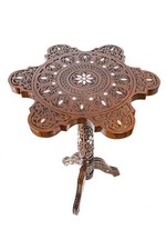 Tavolino in legno di Damasco intagliato a mano e intarsiato madreperla.