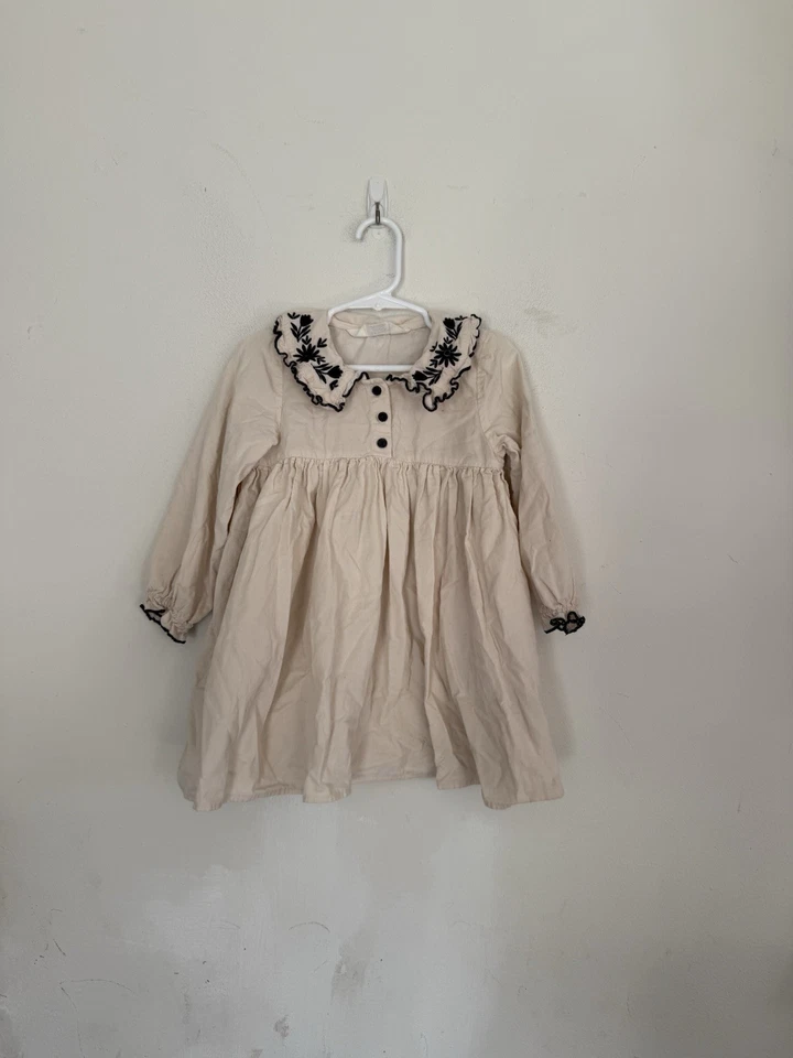 Vestido H&M feminino veludo spock creme colarinho preto, tamanho 2/3 anos - Imagem 3 de 4