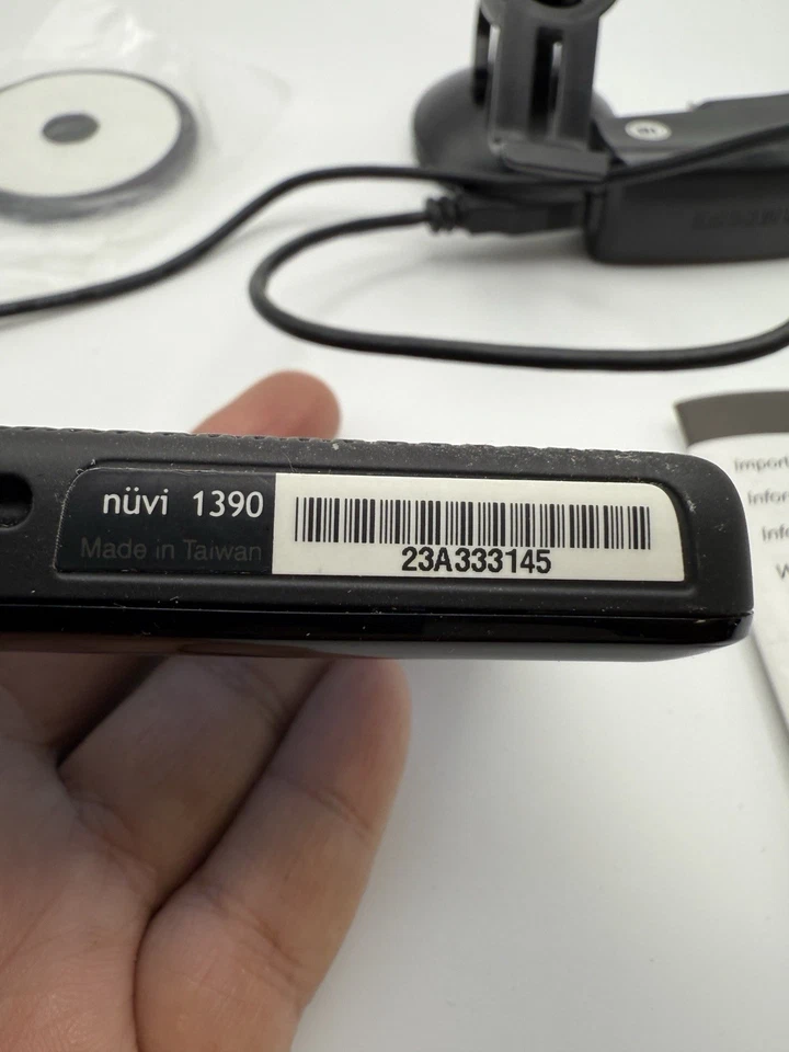 Garmin nüvi 1390 GPS Navigator Bluetooth Bundle 4.3” w/ Mount Charger Tested - Image 4 of 4