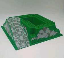 LEGO Baseplate Raised Ramp Pit Green Gray Rocks 9"x9" - Cracked See Description 