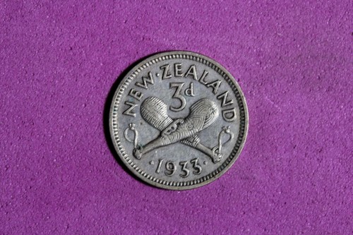 1933 New Zealand 3 Pence Silver Coin #M22489
