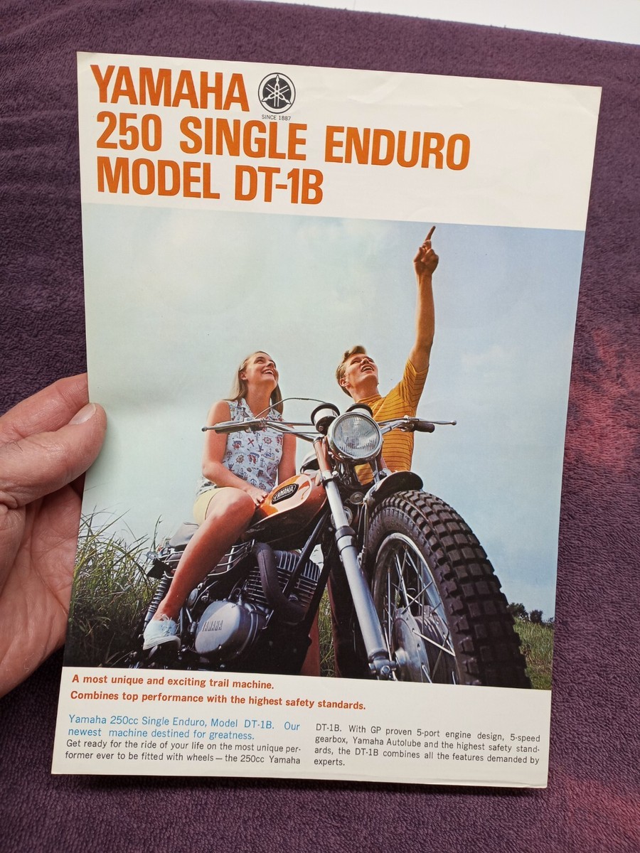 Vintage YAMAHA 250 SINGLE ENDURO DT-1B MOTORCYCLE SALES BROCHURE