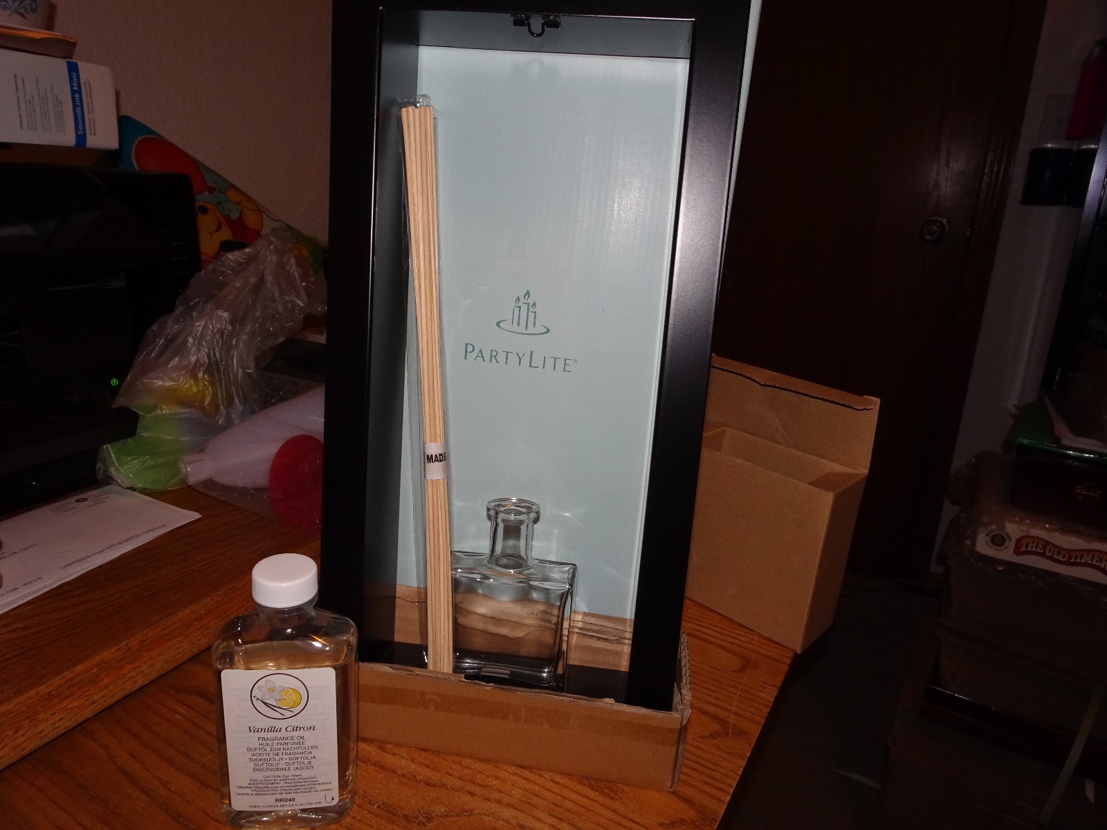 Partylite Black Reed Diffuser Wall Sconce, Reeds and Vanilla Citron Oil ...